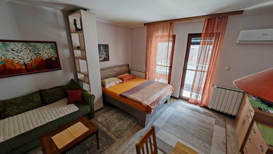 Apartman Danijela, centar Banje Koviljače – 34 m², terasa